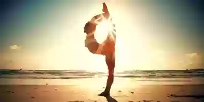 yoga-poses-for-beach-biody-1